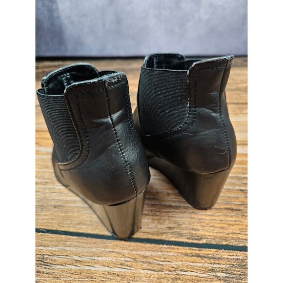 Rampage MOOSY Womens 10 M Black Ankle Wedge Boot Booties Elastic Patch Vegan - Picture 8 of 12